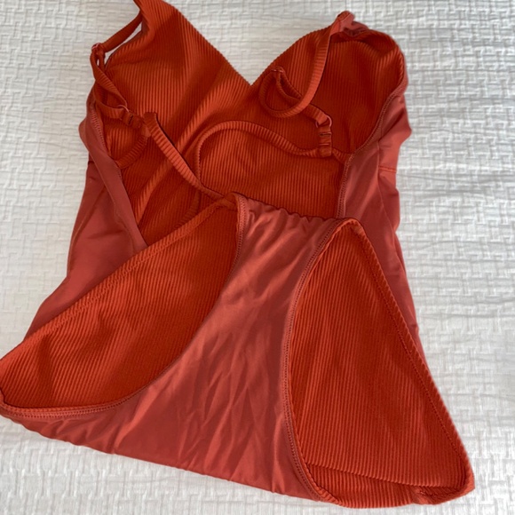 Lululemon Woman’s One Piece Swimsuit, Small, Color Cayenne - Picture 14 of 16